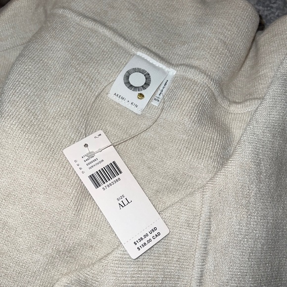 Akemi+kin one size NWT Emory knit wrap - Picture 2 of 11